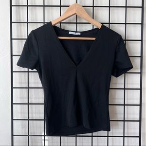 Zara Vneck